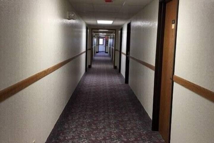 Ballroom/Hall 30 of 36