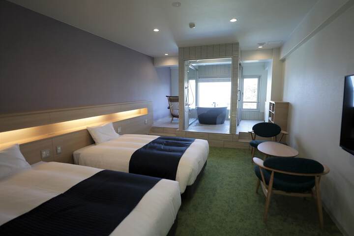 Room 12 of 45