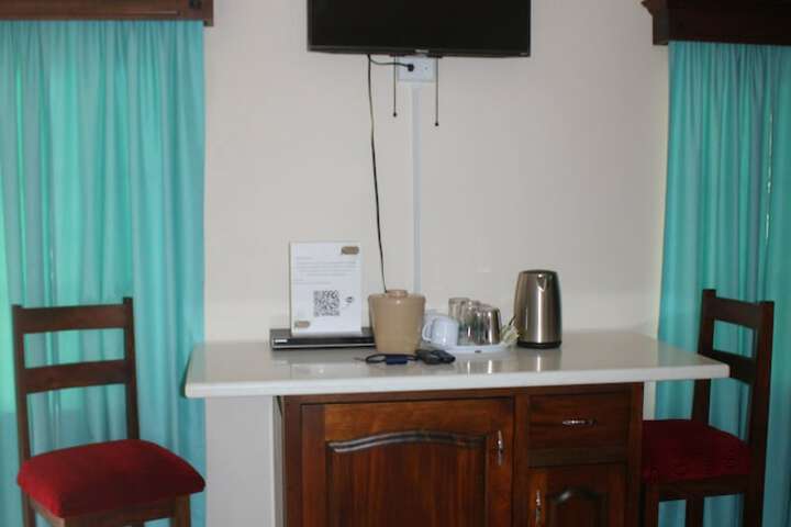 Room 3 of 84