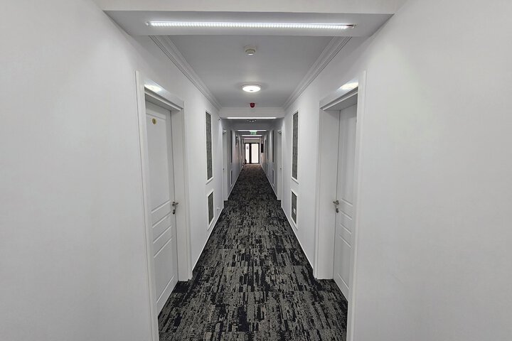 Ballroom/Hall 30 of 34