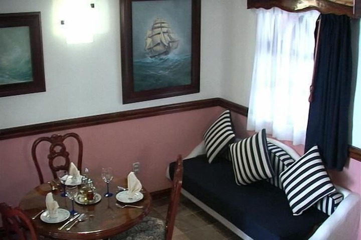 Room 21 of 36