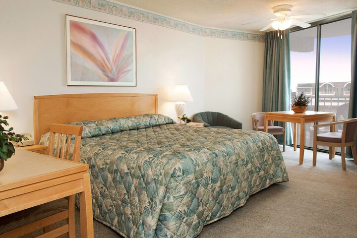 Room 4 of 40