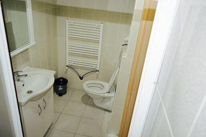 Room 9 of 20