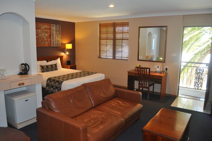 Room 9 of 41