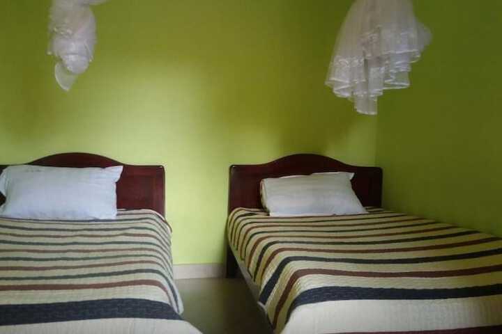 Room 8 of 37