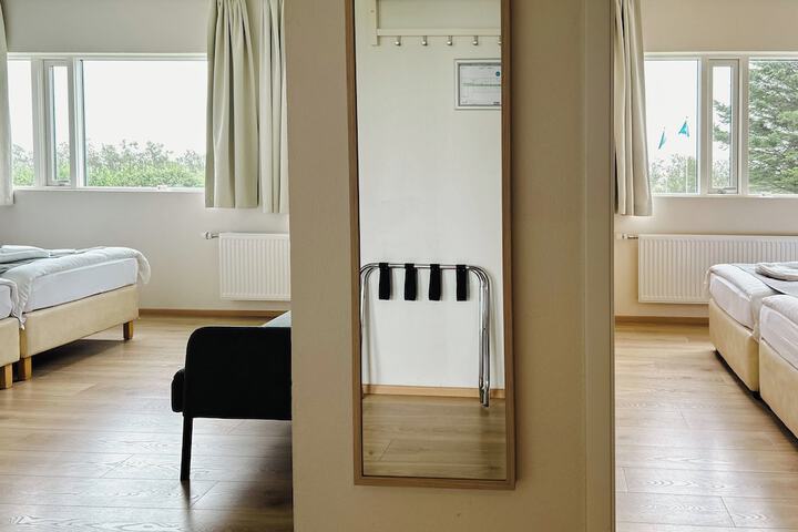 Room 14 of 77