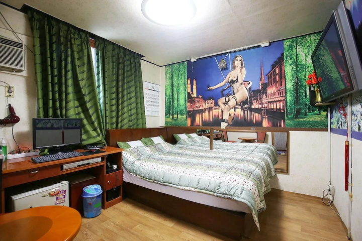Room 15 of 20