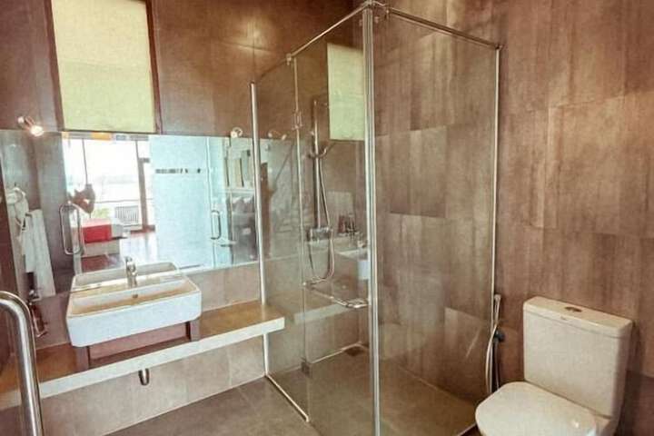 Room 15 of 27