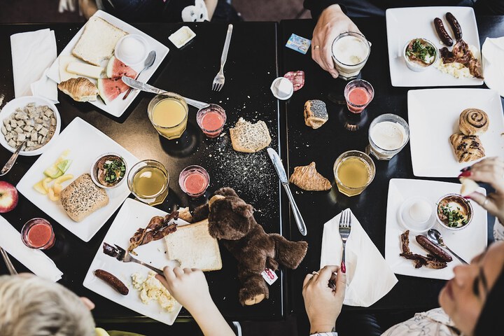 Dining 40 of 55