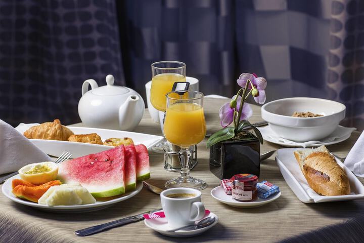 Breakfast/Coffee Service 39 of 76