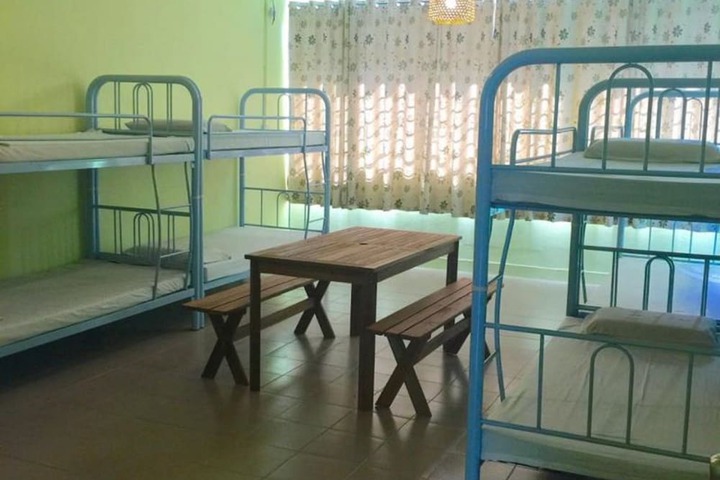 Room 10 of 50