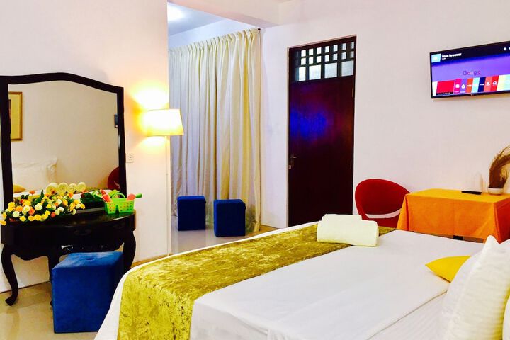 Room 2 of 47