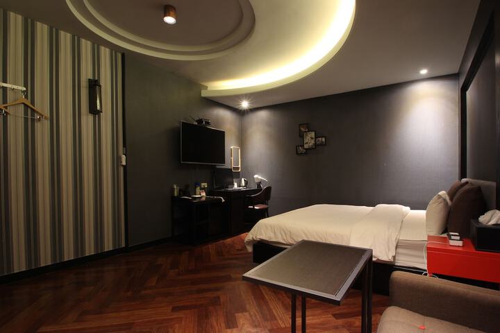 Room 45 of 84