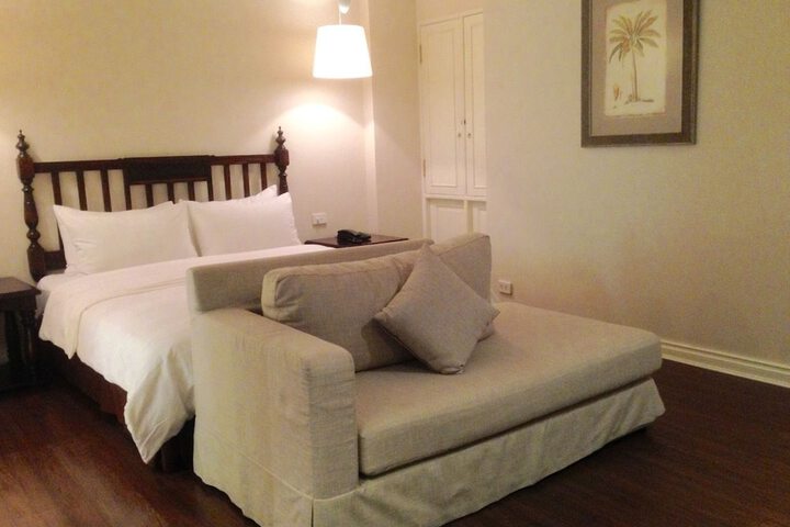 Room 6 of 40