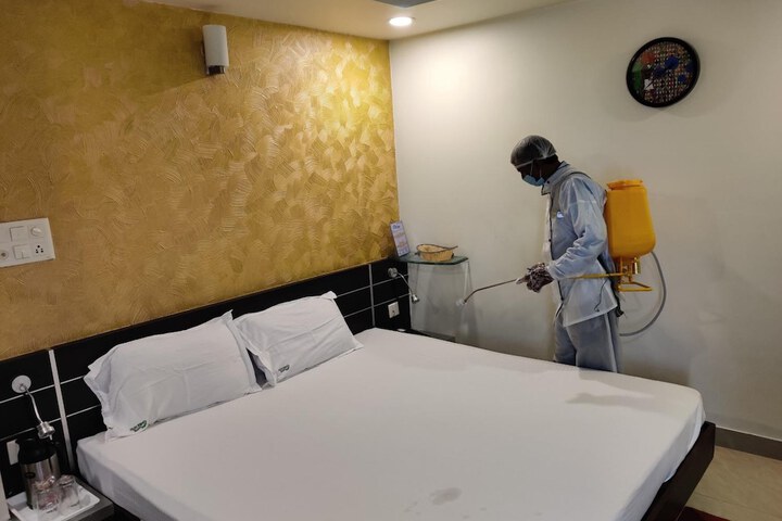 Room 13 of 28