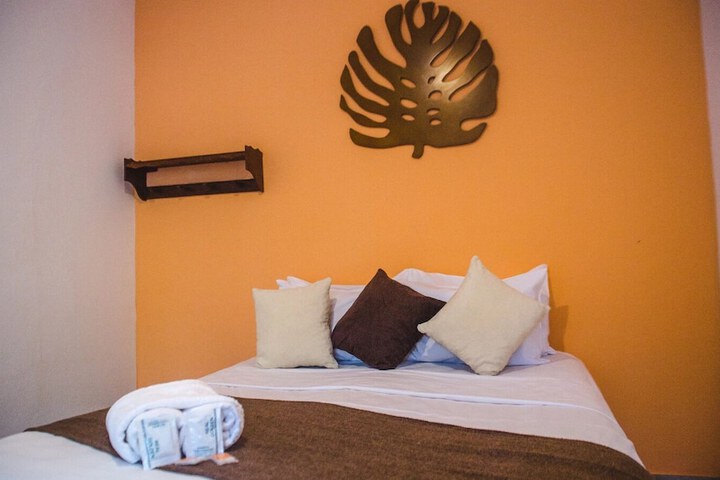 Room 2 of 40