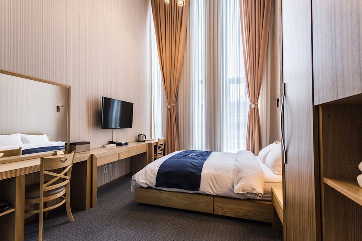 Room 19 of 117