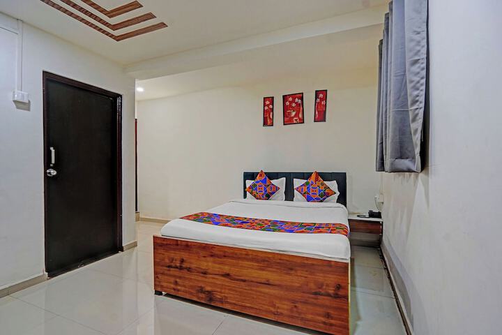 Room 15 of 28