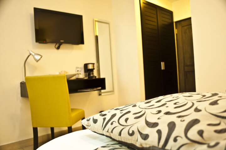 Room 8 of 40