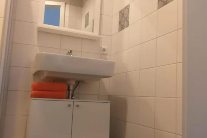 Room 8 of 14