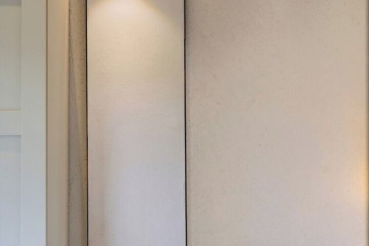Room 25 of 83