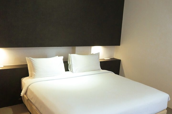 Room 9 of 29