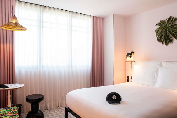 Room 72 of 192
