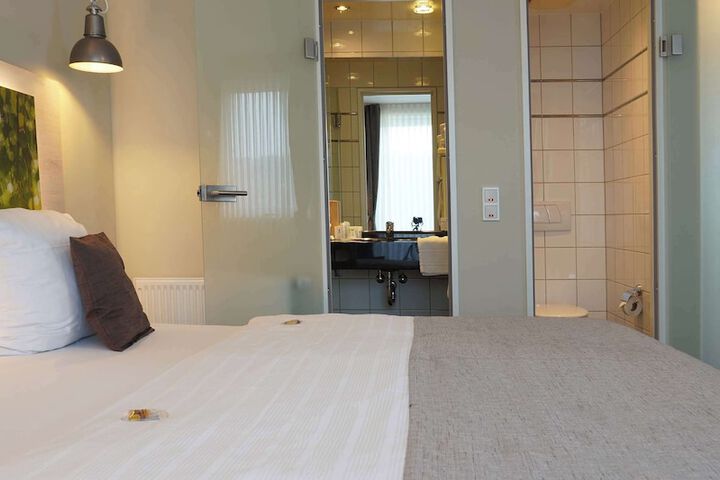 Room 5 of 30