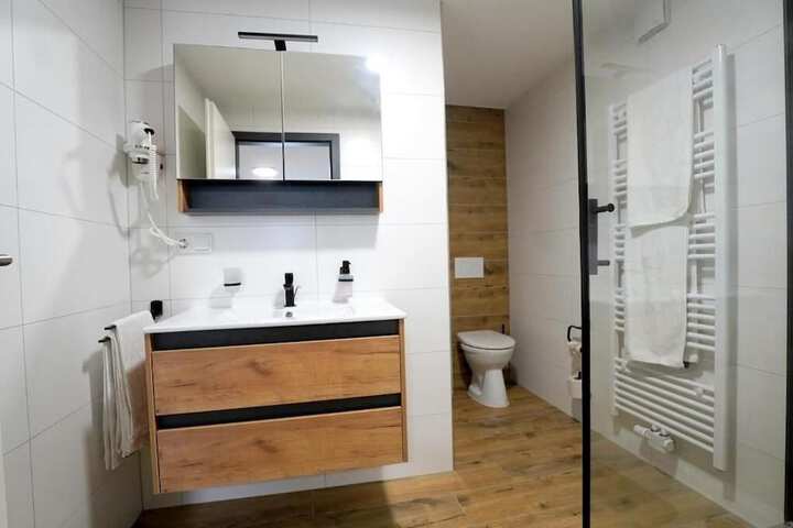 Room 18 of 24