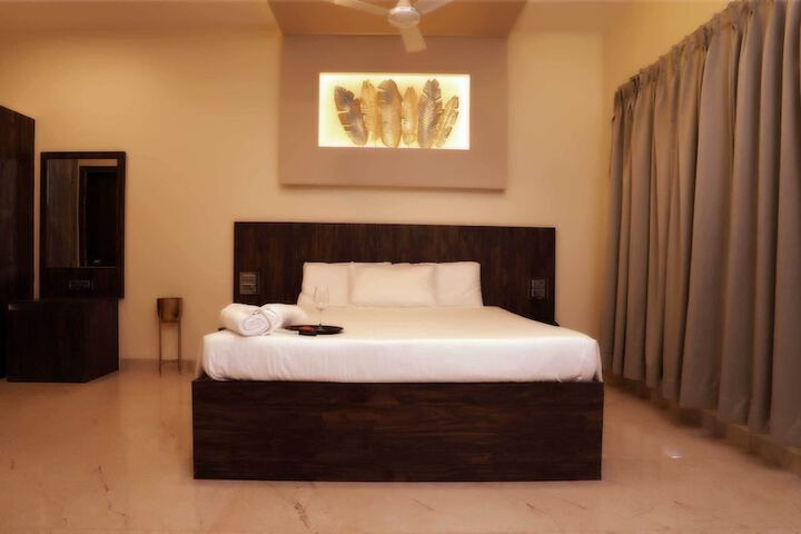 Room 6 of 40
