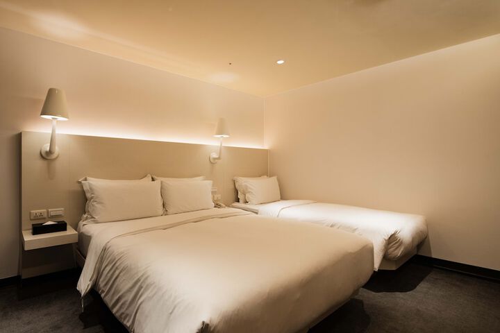 Room 15 of 40