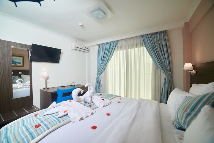 Room 15 of 50