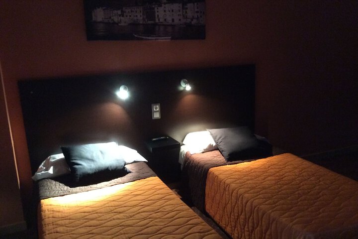 Room 3 of 21
