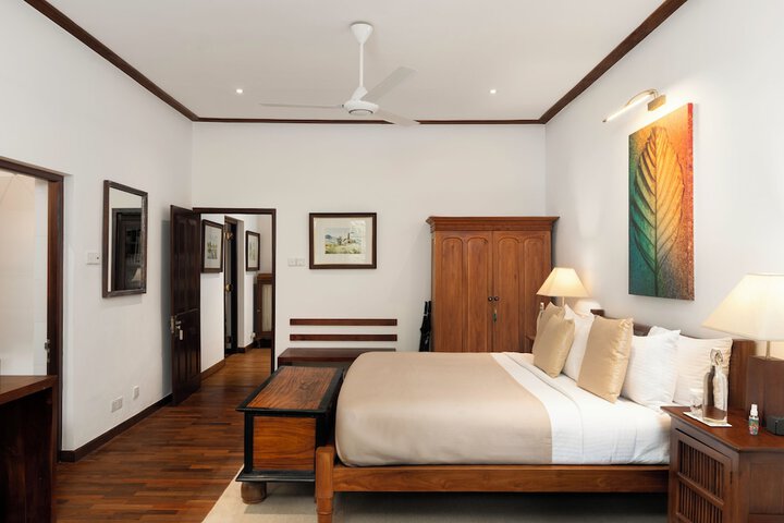 Room 16 of 60