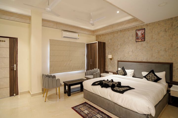 Room 9 of 52