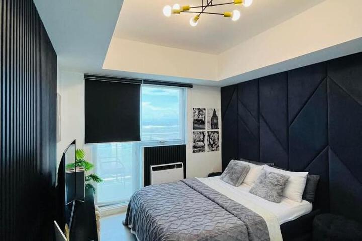 Suite Dreams - Azure North