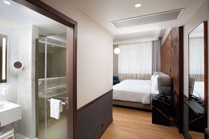 Room 77 of 132
