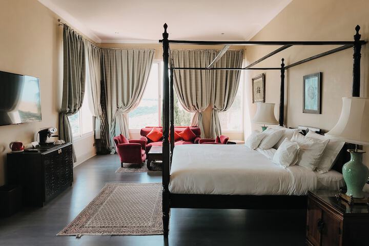 Room 4 of 47