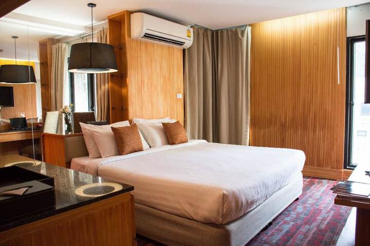 Room 7 of 28