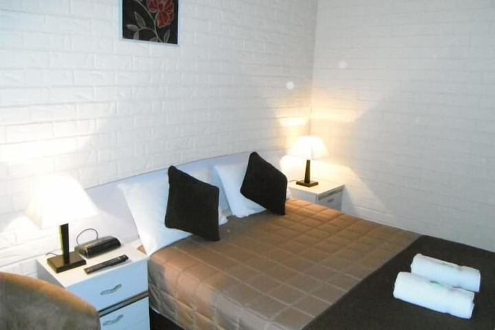 Room 10 of 15