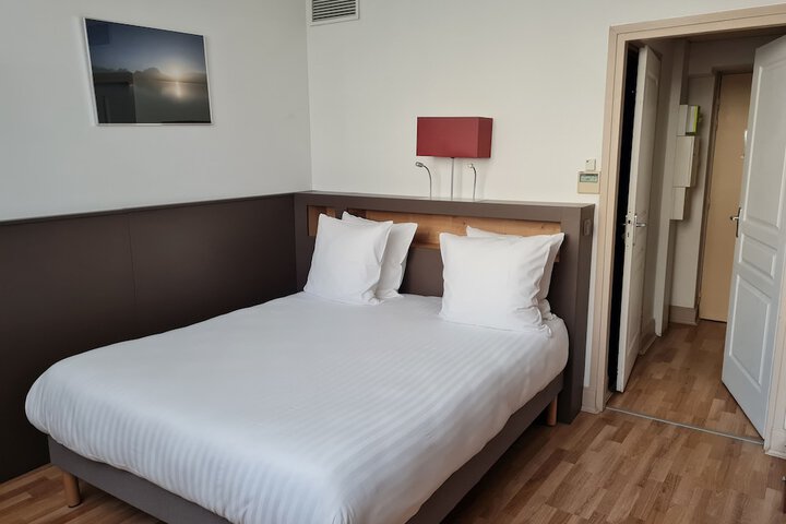 Room 17 of 47