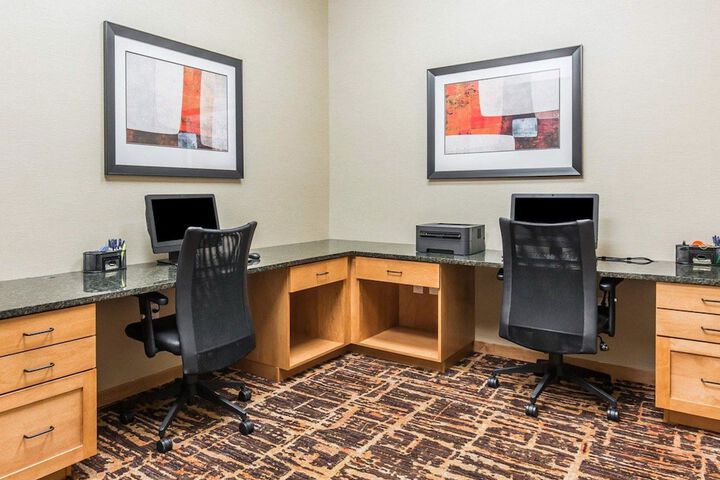 Business Center 42 of 43