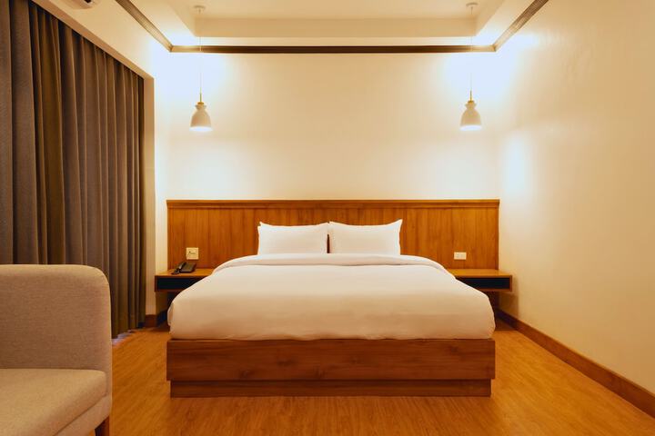 Room 8 of 65