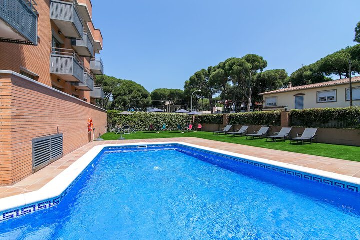 Hotel with Pool
