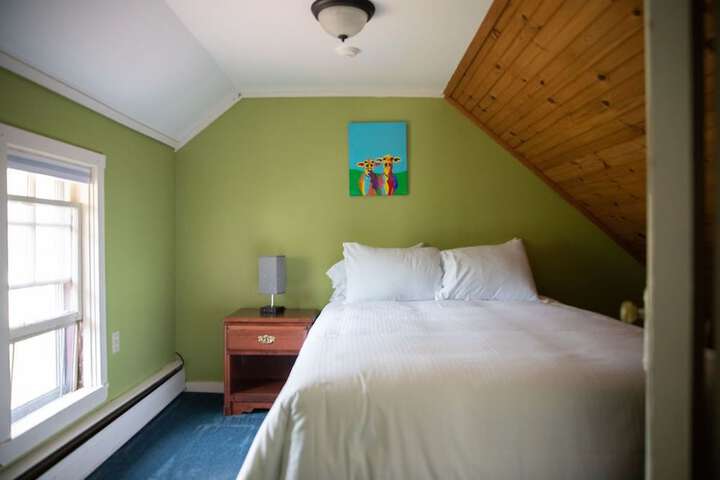 Room 27 of 64