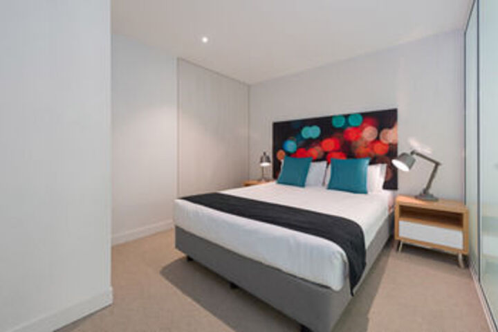Room 13 of 32