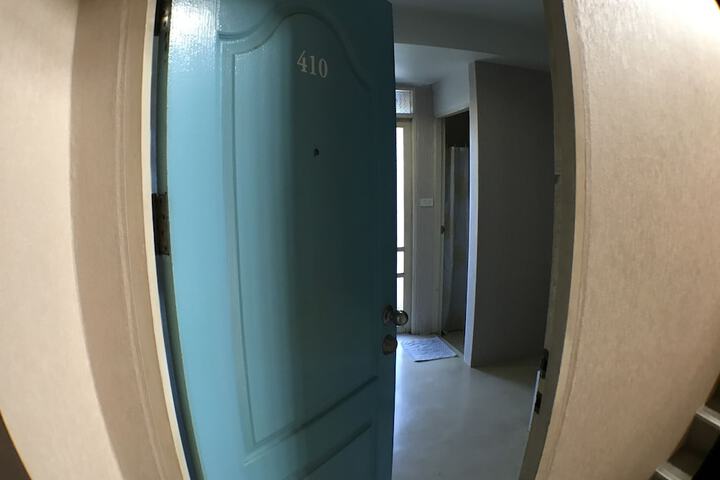 Room 6 of 71