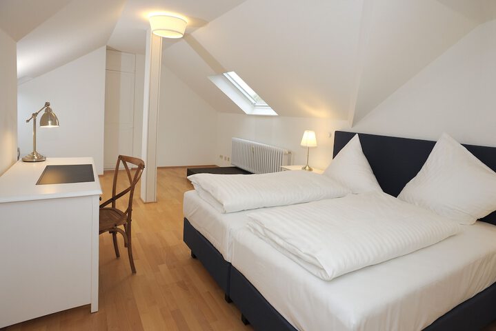 Room 4 of 42