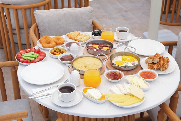 Breakfast/Coffee Service 42 of 61
