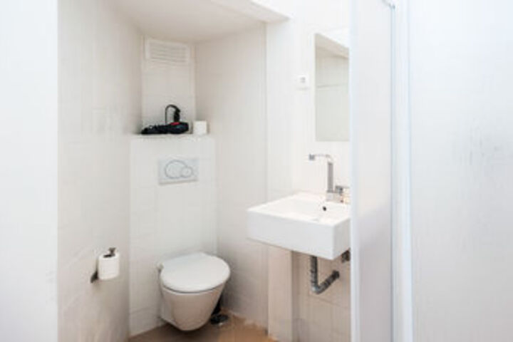 Room 3 of 60